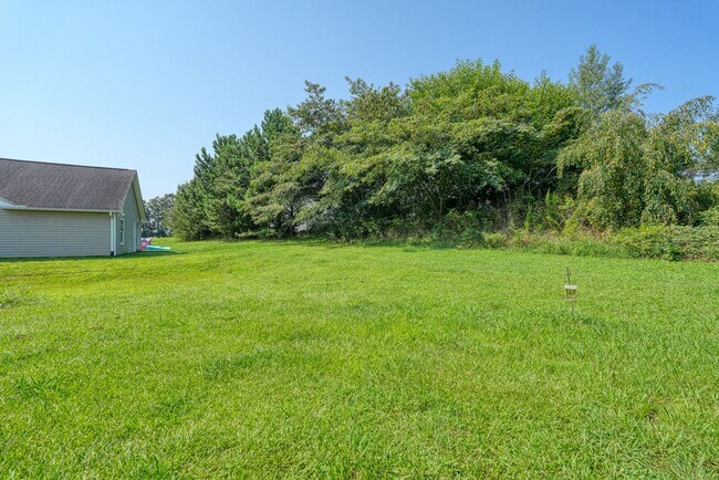 Building Photo - 567 Seays Crest Dr