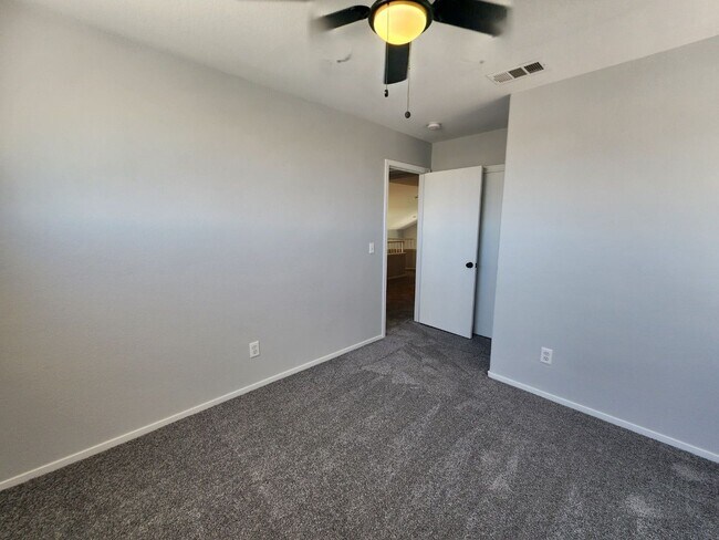 Building Photo - NW 95 and Lake Mead