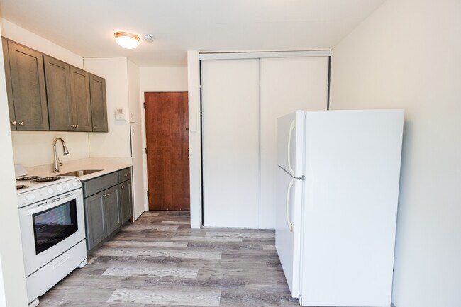 Building Photo - Garfield Ave Apartments | 2323