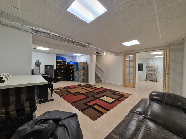 Building Photo - 3817 Baybrook Dr