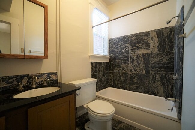 Building Photo - 808 E Kiowa St