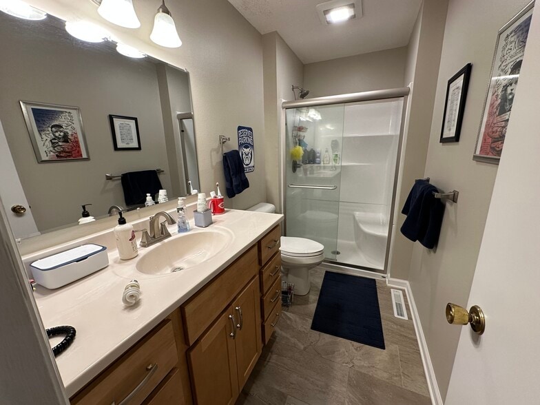 Building Photo - 710 E Main St