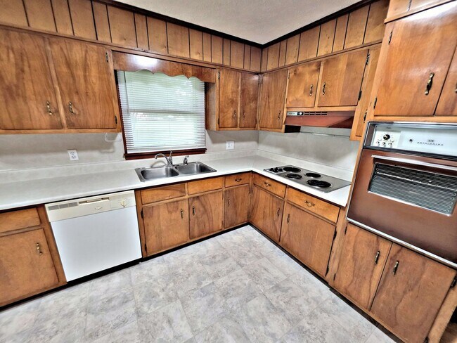 Building Photo - House Athens/Limestone County 4BR/2BA with 2 car garage
