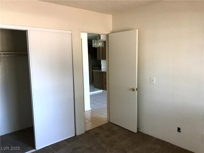 Building Photo - 4955 Jeffreys St