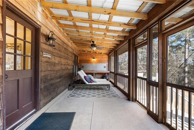 Building Photo - 4035 Lacey Dr