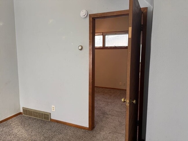 Building Photo - 57 N Terrace