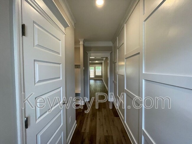 Building Photo - 4500 Chestnut Trl