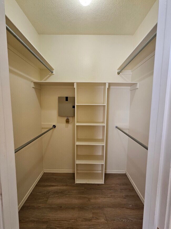 Building Photo - 8543 Murrelet Dr NE