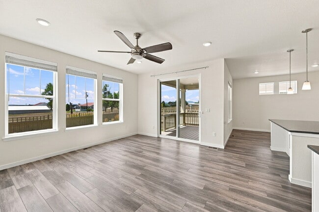 Building Photo - $2,995.95-3-Bed, 2.5-Bath Updated Townhouse in Broomfield!