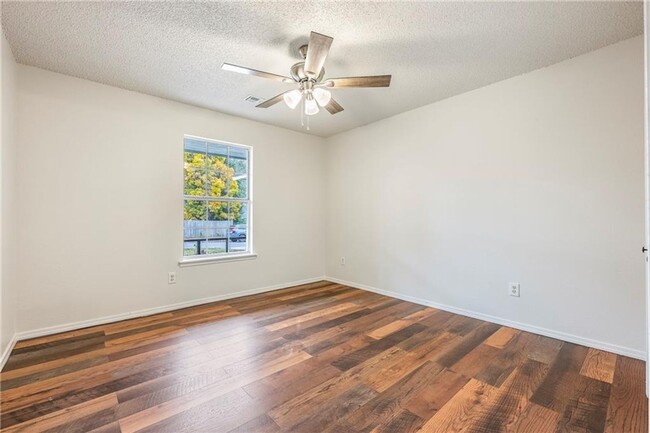 Building Photo - Remodeled 3 bedroom 2 bath in Fayetteville...