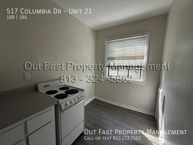 Building Photo - 517 Columbia Dr