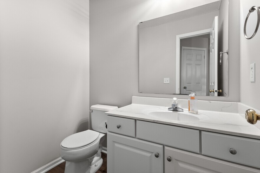 Building Photo - 17303 Wilderness Cir SE