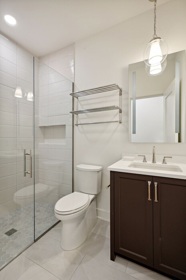 En-suite 3/4 bath in the third bedroom - 511 2nd St