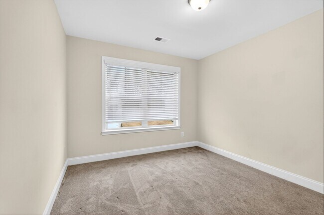 Building Photo - 4 BEDROOM SINGLE FAMILY HOME IN BRASELTON!