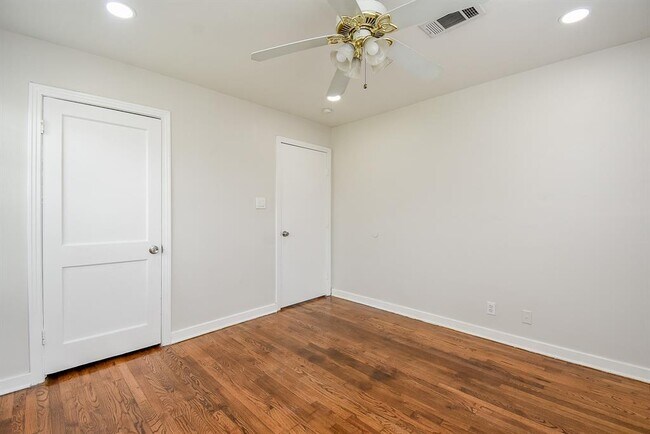 Building Photo - 1409 Zora St