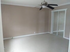 Building Photo - 120 W DARBY ST