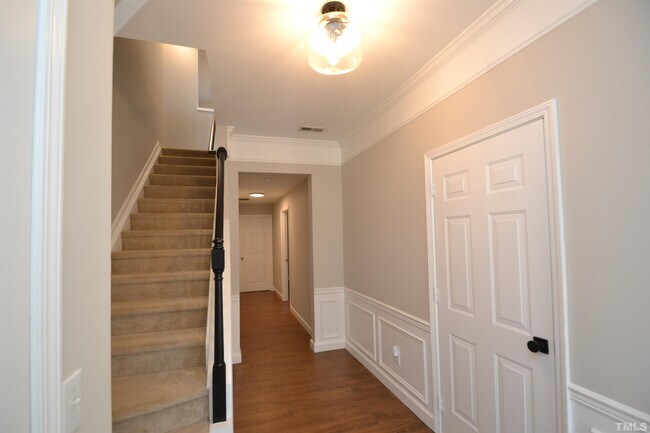 Building Photo - 701 Sutter Gate Ln