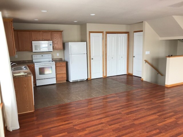 Building Photo - 3130 SW Arlan Ln