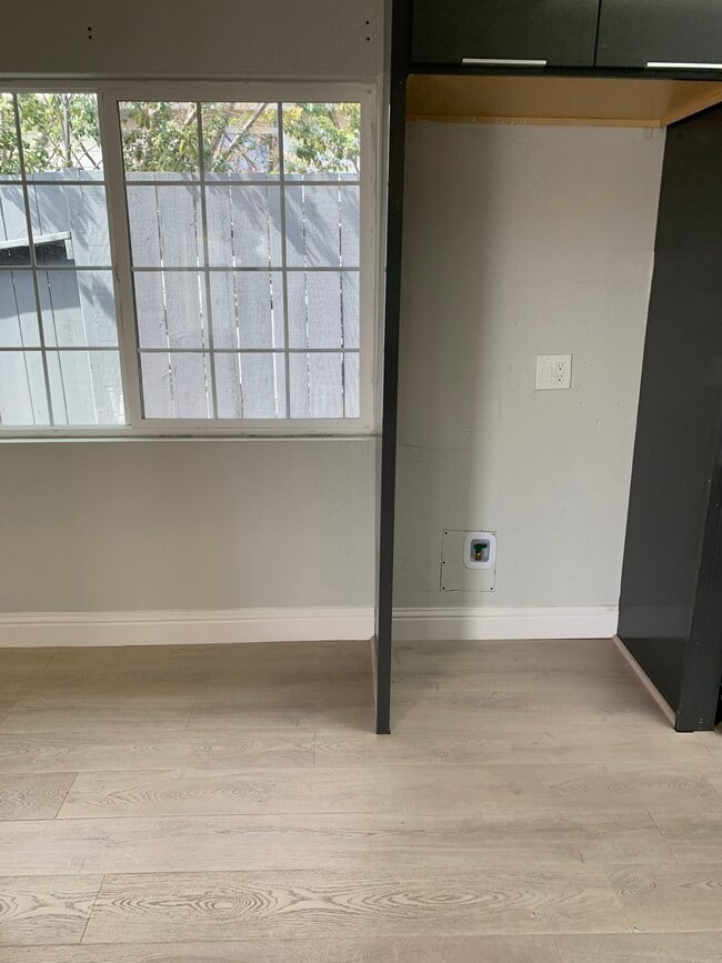 Building Photo - 25350 Del Mar Ave