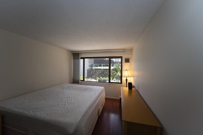 Building Photo - 2140 Kuhio Ave.