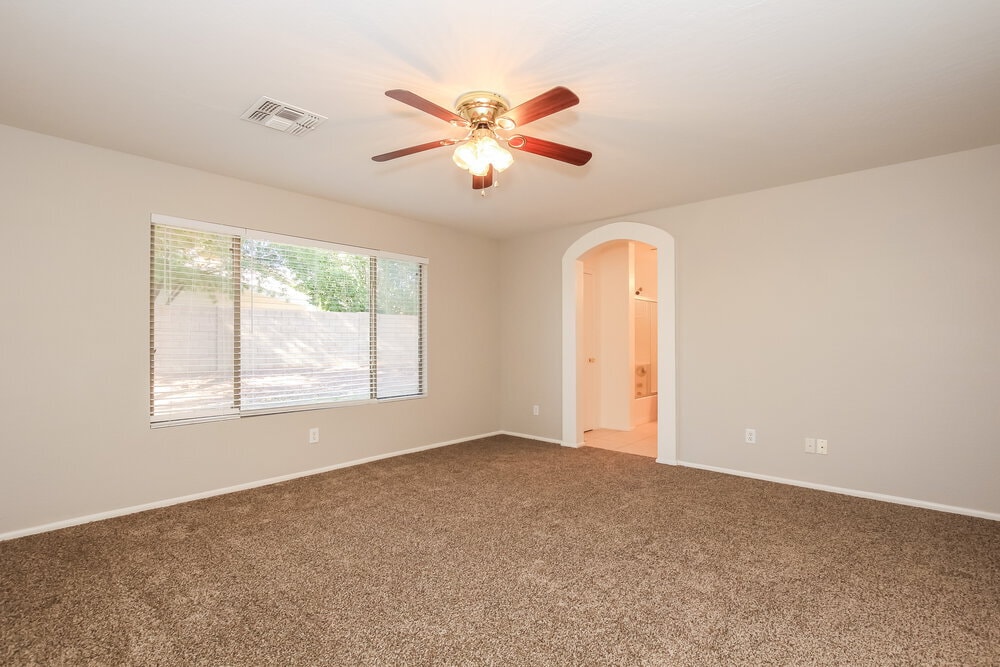 Building Photo - 8818 W Salter Dr