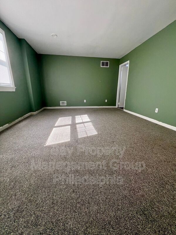 Building Photo - 1313 Delmont Ave