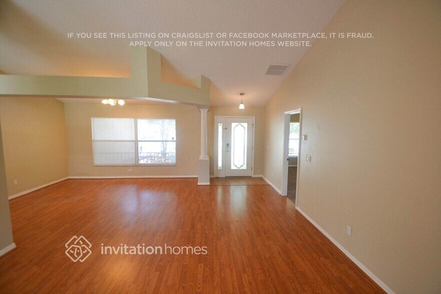 Building Photo - 830 Breezy Lake Way