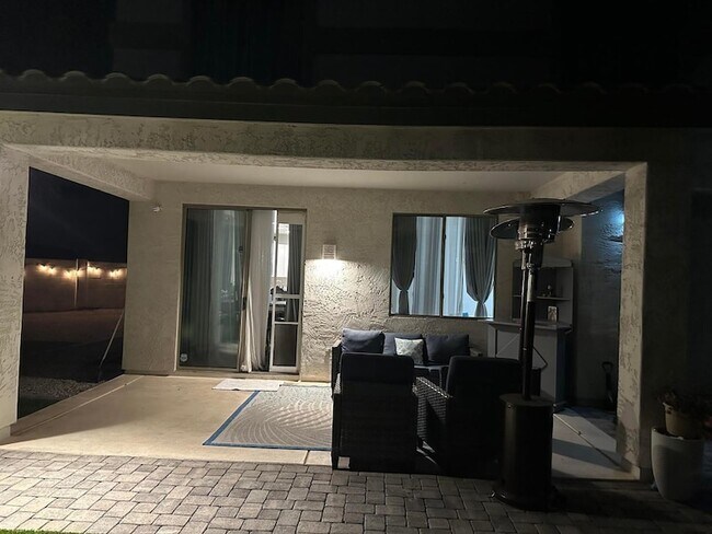 Building Photo - 6424 N Florence Ave