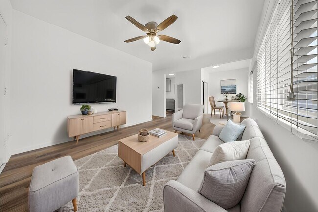 Interior Photo - Oakland Gardens
