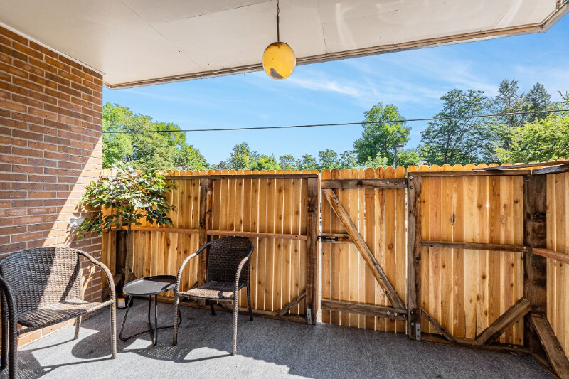 Building Photo - 620 Mathews St