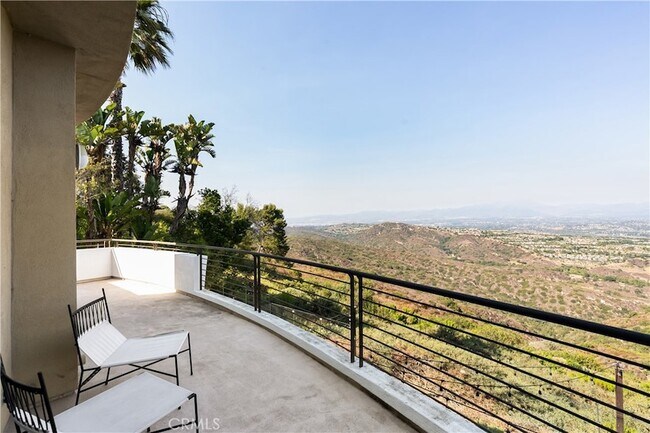 Building Photo - 3230 Tyrol Dr