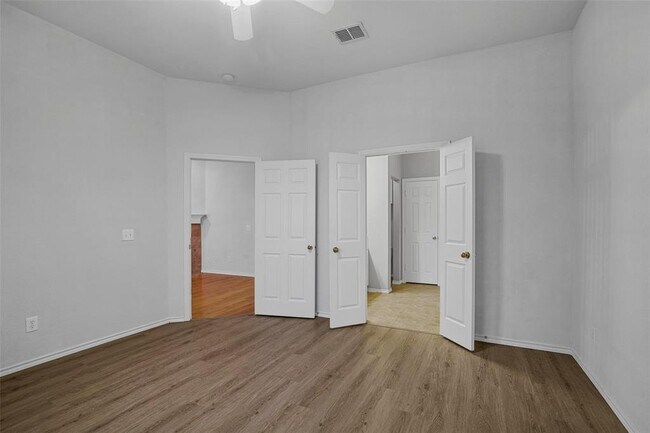 Building Photo - 7907 Rosebriar Ln