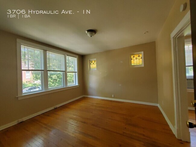 Building Photo - 3706 Hydraulic Ave