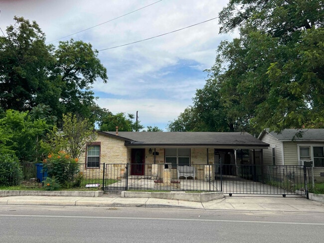 Building Photo - 707 W Malone Ave