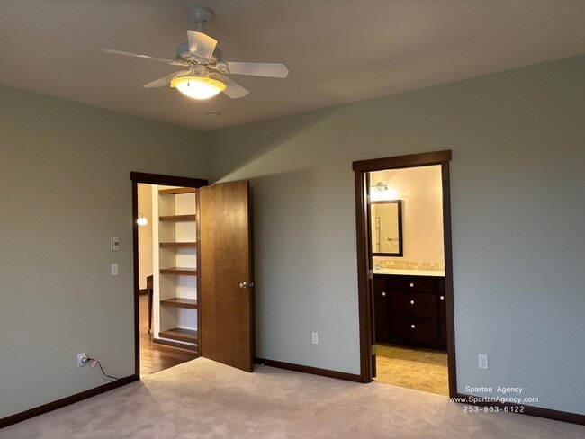 Building Photo - 10801 171st Ave Ct E