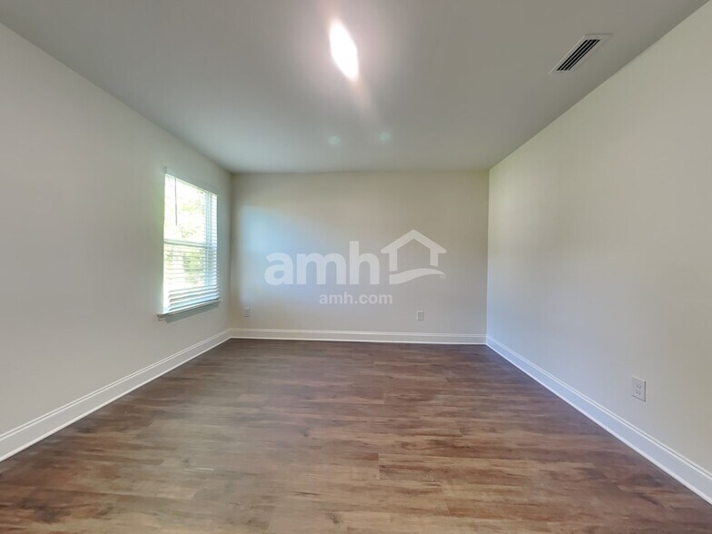 Building Photo - 11217 Callahorn Dr