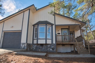 Building Photo - 912 Kennesaw Dr