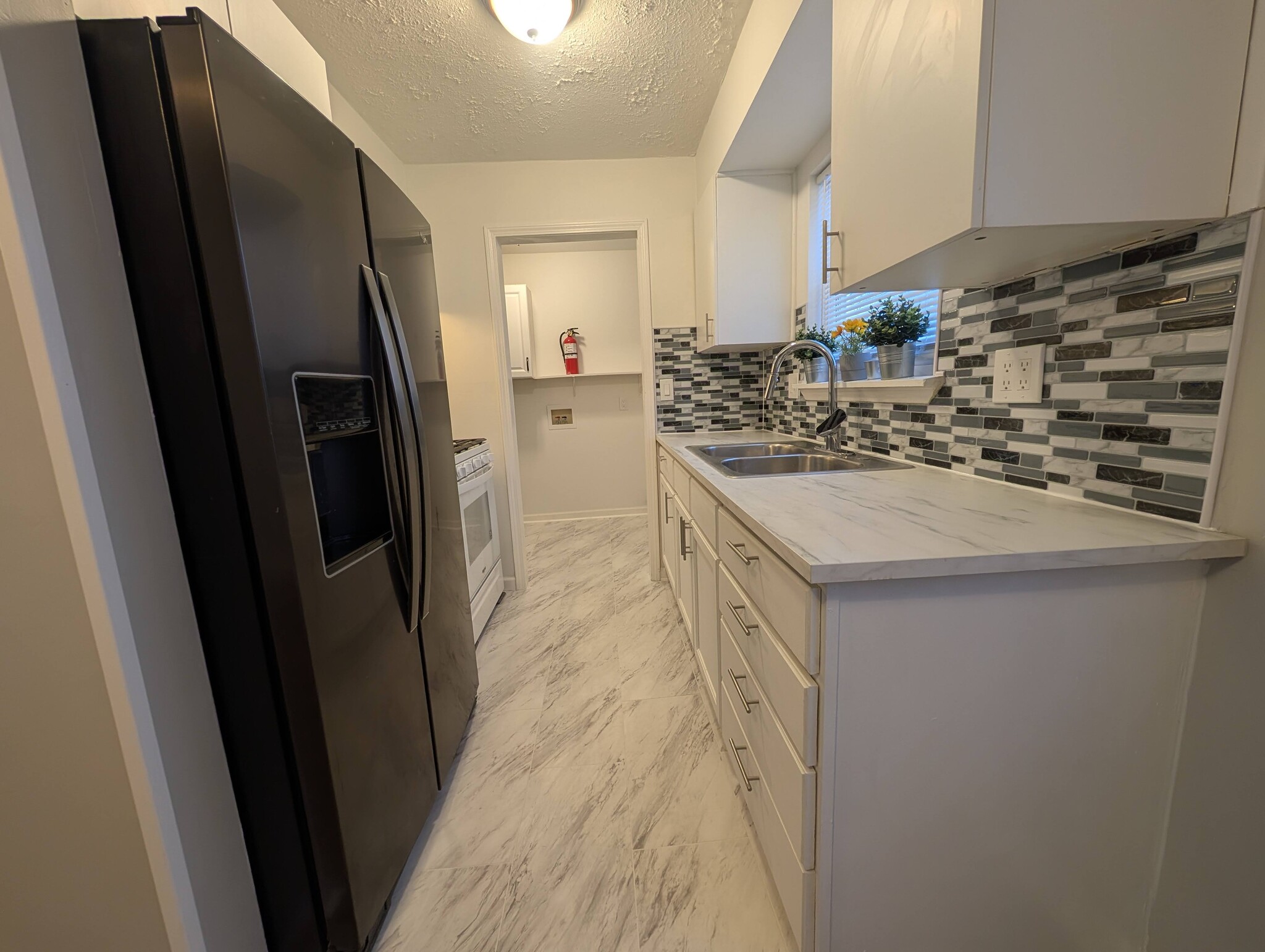 Building Photo - 799 Gates Ave