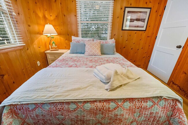 Building Photo - 4240 Johnston Ln