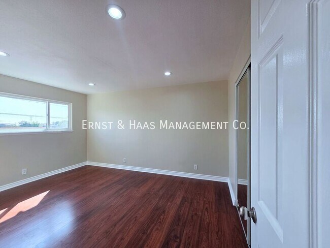 Building Photo - 926 E Bastanchury Rd