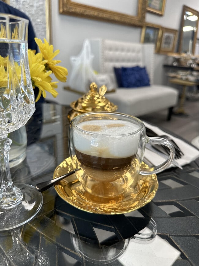 Building Photo - 114 S Lakeside Dr