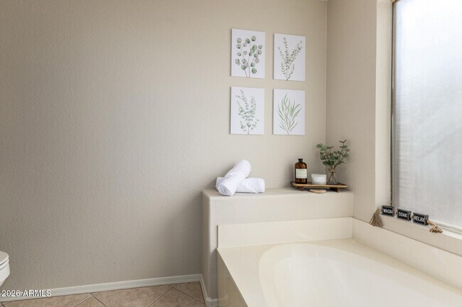 Building Photo - 6424 E Menlo St