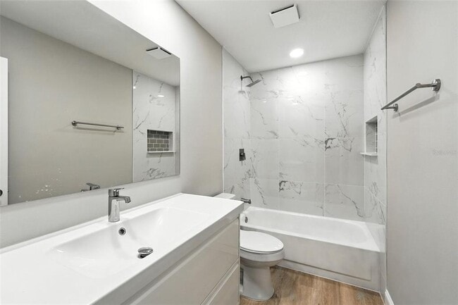 Building Photo - 427 Chicago Woods Cir
