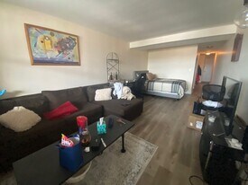 Building Photo - 300 Adams St