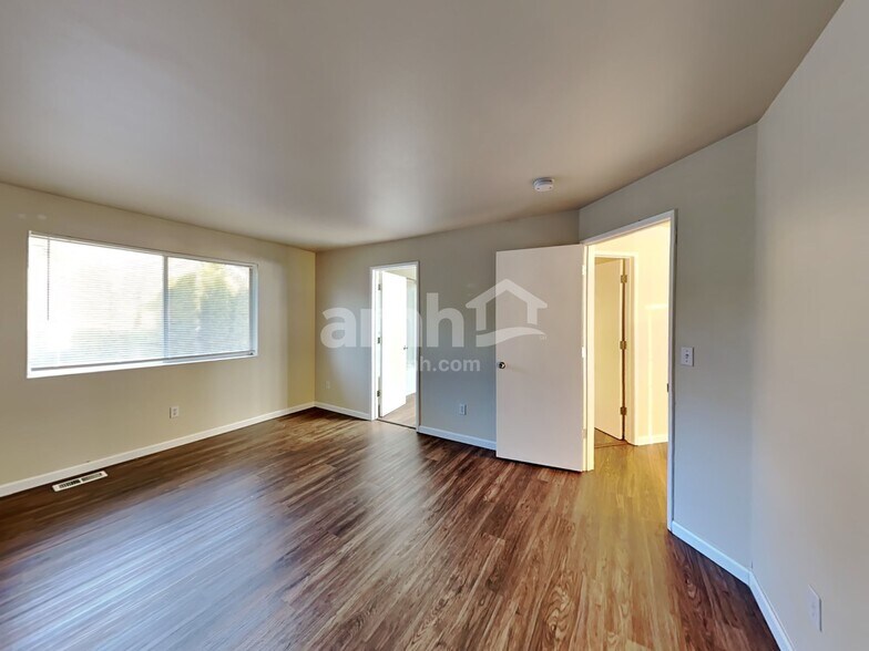 Building Photo - 21617 43rd Ave Ct E