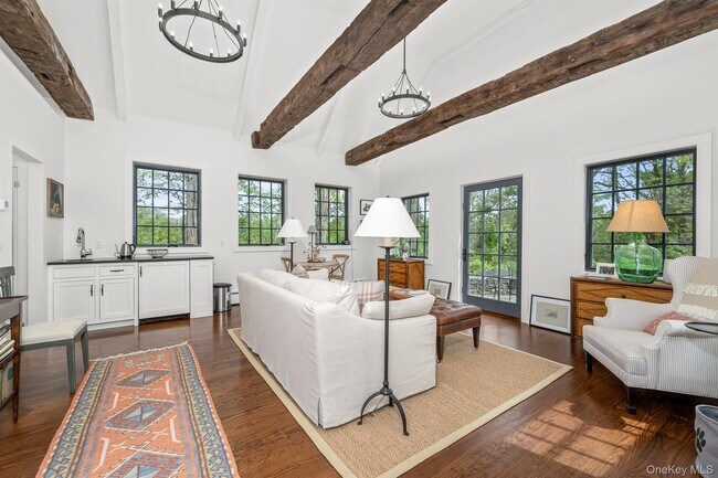 Building Photo - 74 Melville Rd