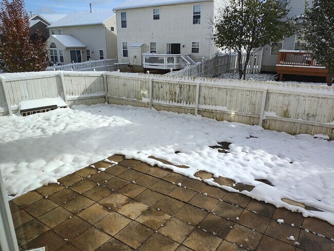 Building Photo - Beautifully maintained 4-bedroom, 2.5-bath...