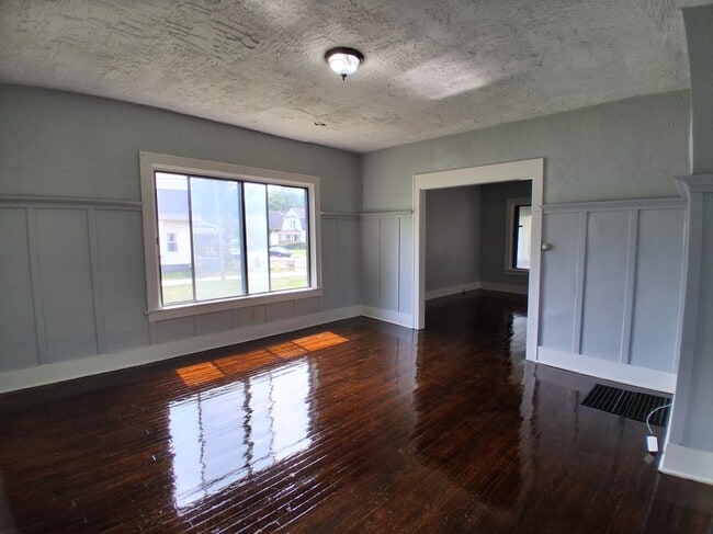 Building Photo - 1115 Harmon St