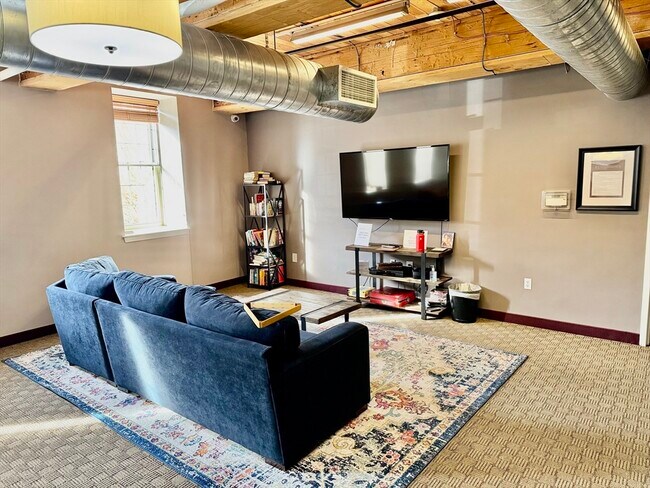 Building Photo - 35 Riverwalk Way