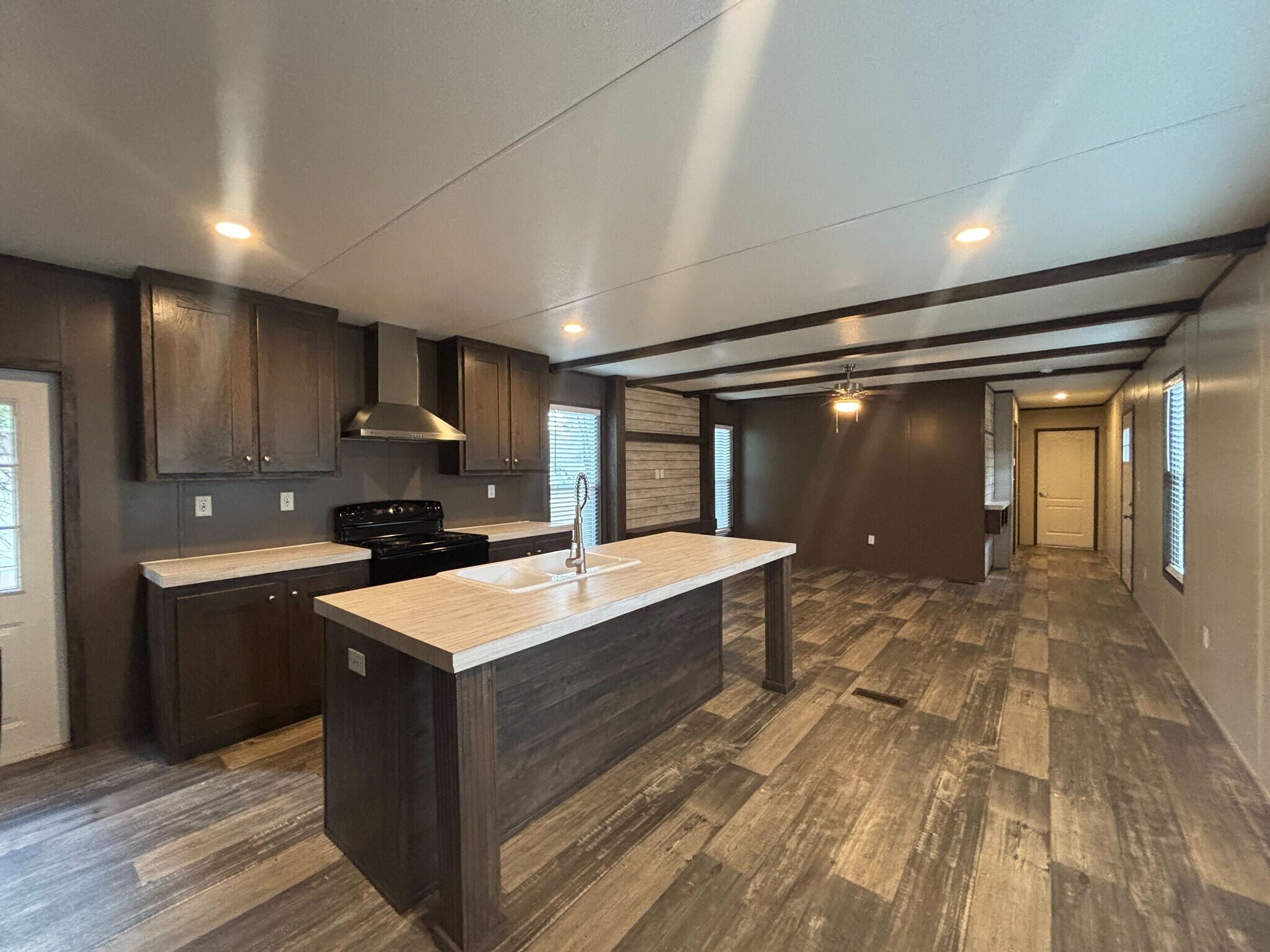 Building Photo - 1612 N 6th St